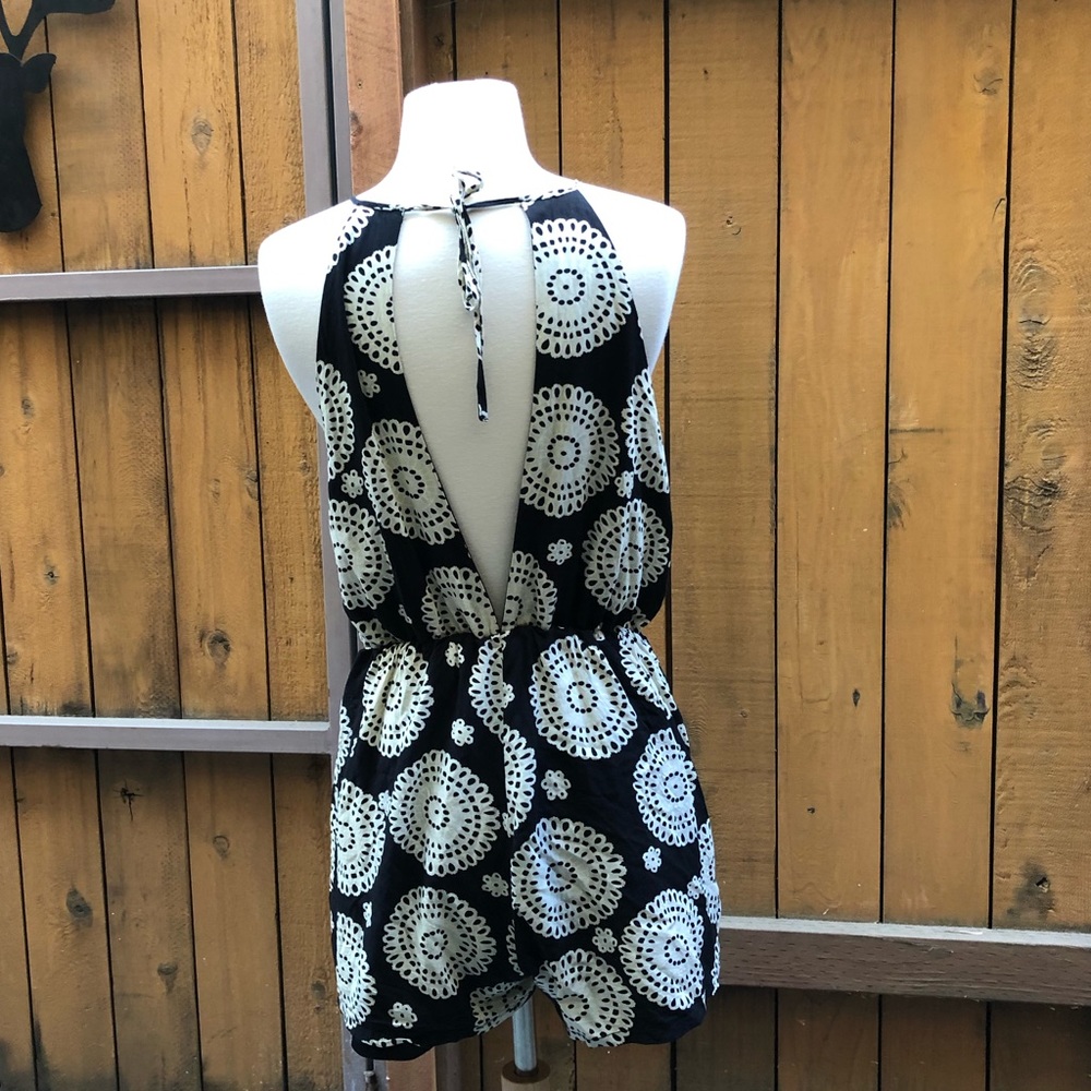 Patterned Romper - Picture 2 of 4